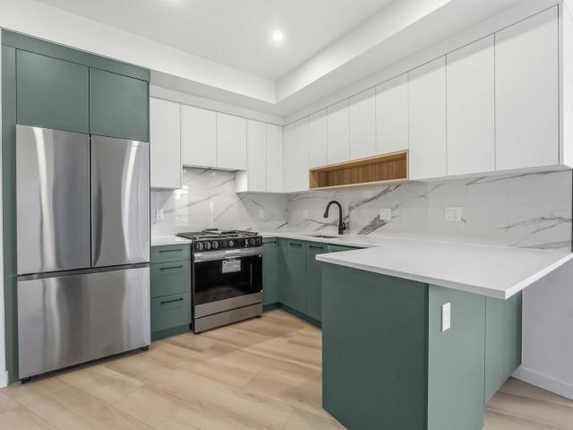 Apartment/Condo For Rent in Cloverdale