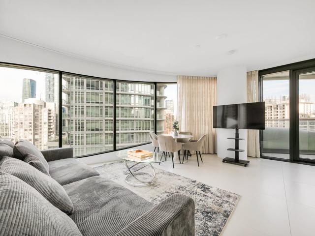 Apartment/Condo For Rent in Downtown VW, Vancouver West