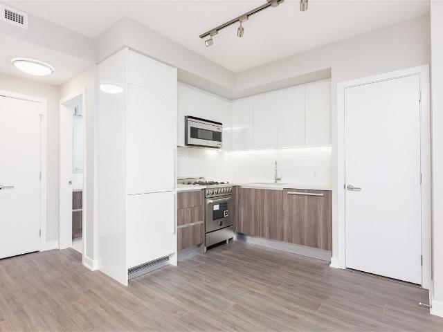 Apartment/Condo For Rent in Metrotown, Burnaby South