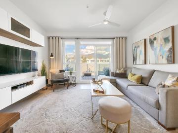 Apartment/Condo For Rent in Mosquito Creek, North Vancouver