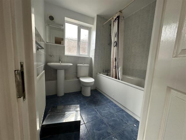 apartmentfor rent at Flat 1 Silver Birch Lodge, Watford, WD24