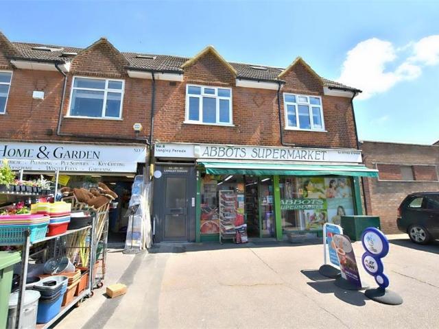 apartmentfor rent at Langley Parade, Hertfordshire, WD5