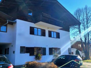 Apartmenthaus mit vielfältigen Möglichkeiten in Oberndorf/Tirol Perfekt für Investoren!