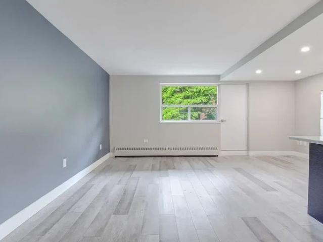 apartments at 45 Paisley Boulevard W