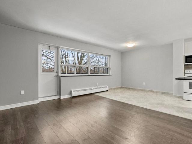 apartments at 473 Linwell Road