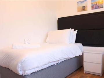 Apartments 6 – Deluxe Serviced Apartment