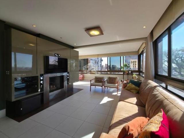 Apartamento para comprar de 172 m² 4 dorm. sendo 3 suites, 3 vagas