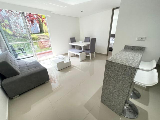 APARTAESTUDIO AMOBLADO en LOS CEDROS SECTOR ORO NEGRO para arriendo