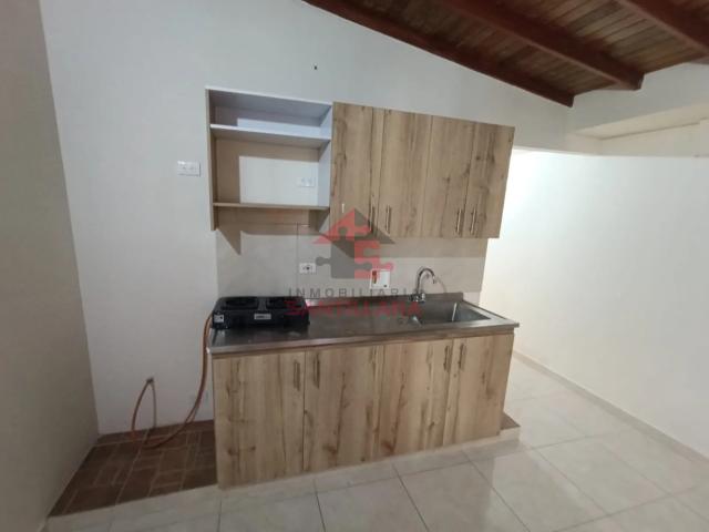 APARTAESTUDIO CUARTO PISO ROBLEDO CERCA CAI DE AURES