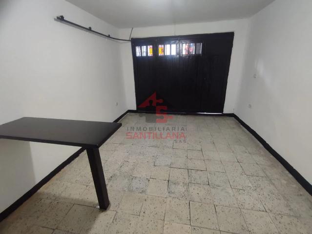 APARTAESTUDIO CERCA I.E. TOMÁS CARRASQUILLA