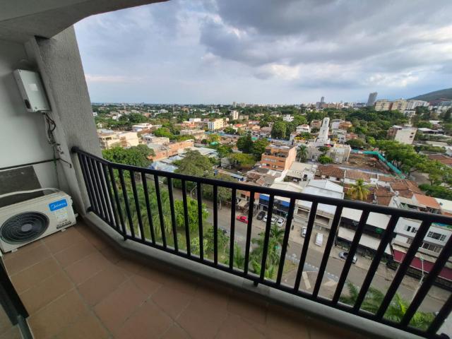 APARTAESTUDIO en ARRIENDO Urbanización La Flora, Cali