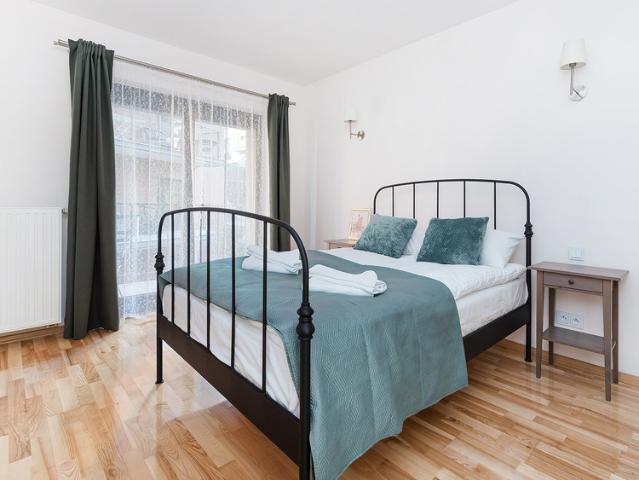 Apartament z jedną sypialnią, Szlak 77/233