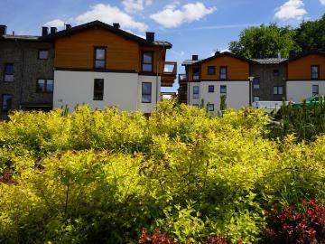 Apartament z ogrodem, tarasem i widokiem na góry