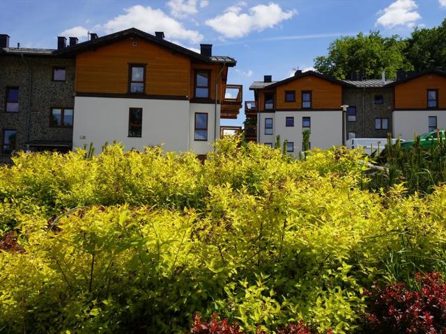 Apartament z ogrodem, tarasem i widokiem na góry