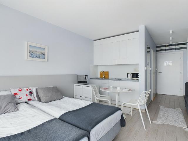 Na sprzedaż przestronny apartament z widokiem na stok i basen