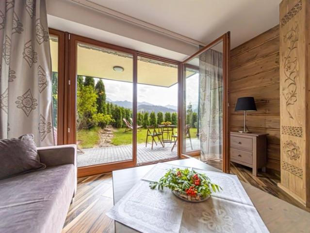 Na sprzedaż przestronny apartament z tarasem i widokiem na Tatry