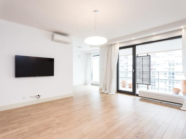 Apartament 120 m² na wynajem w Śródmieściu Warszawy