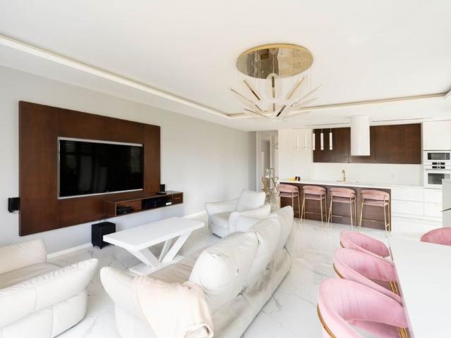 Apartament 126,8 m² w Warta Residence z tarasem 126 m²