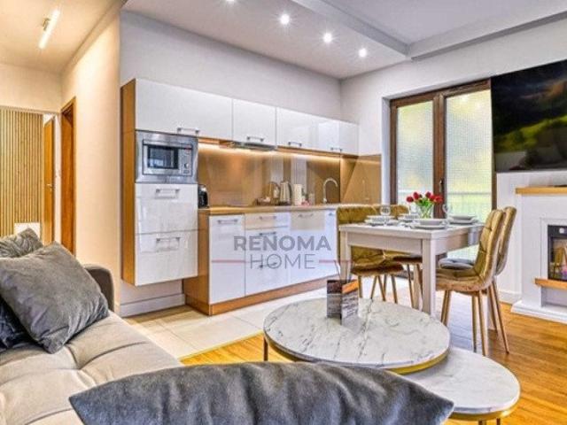 Apartament 44 m² z dużym balkonem i garażem w Resort Izery