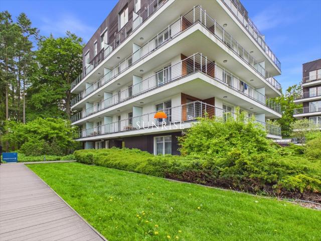 Do sprzedania przestronne 42 m² apartament z balkonem, garażem i dostępem do SPA