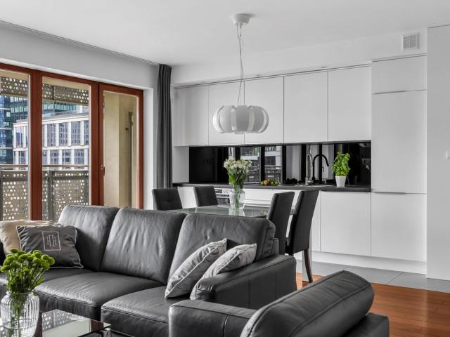 Apartament 84m2, 3 pokoje, Wronia