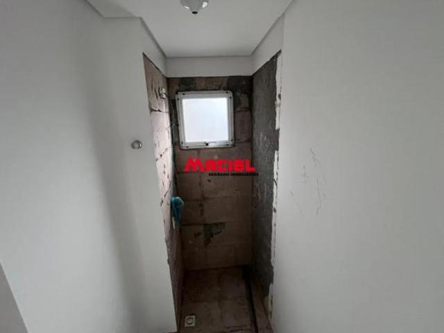 Apartamento 43m2 com sacada jardim Jacinto Jacareí