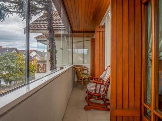 Apartamento 4 ou + Dormitórios Bairro Centro