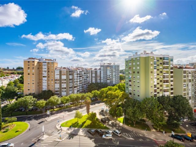 Apartamento 4 Assoalhadas em Alfornelos