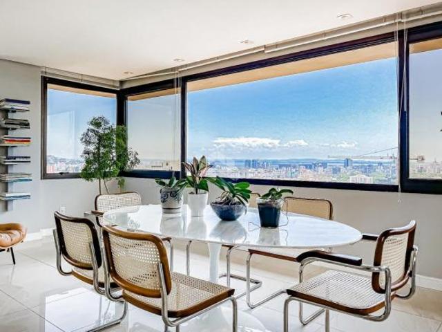 Apartamento 4 dormitórios no bairro Rio Branco