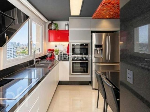 Apartamento, 4 dormitórios, 159 m², em Menino Deus