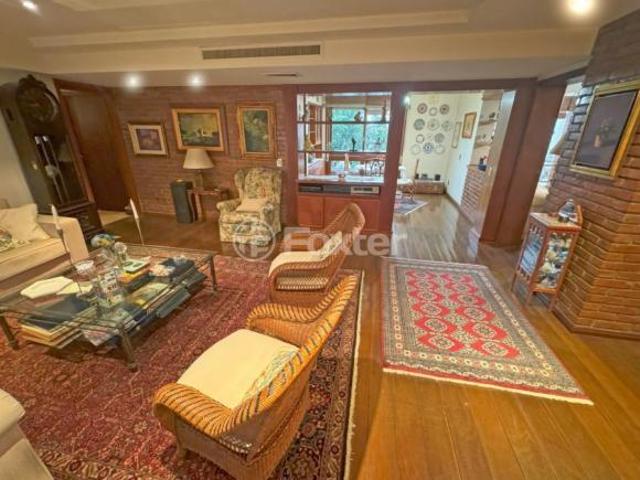 Apartamento, 4 dormitórios, 240.79 m², em Moinhos de Vento