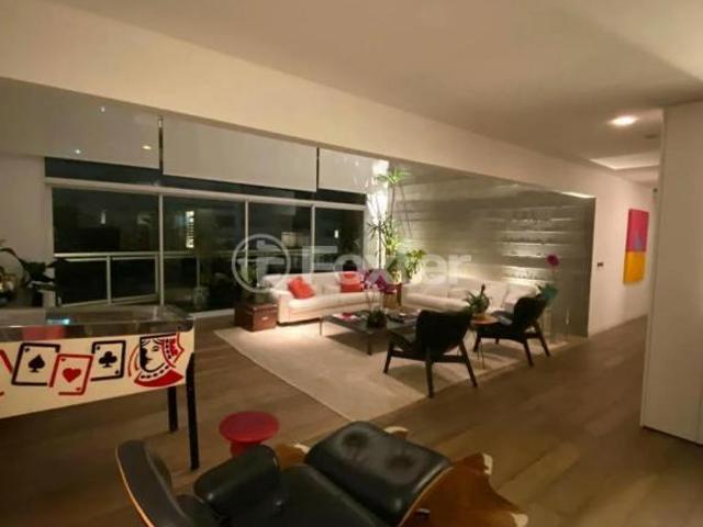 Apartamento, 4 dormitórios, 250 m², em Perdizes