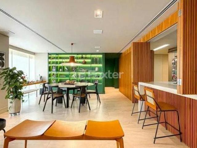 Apartamento, 4 dormitórios, 219 m², em Campo Belo
