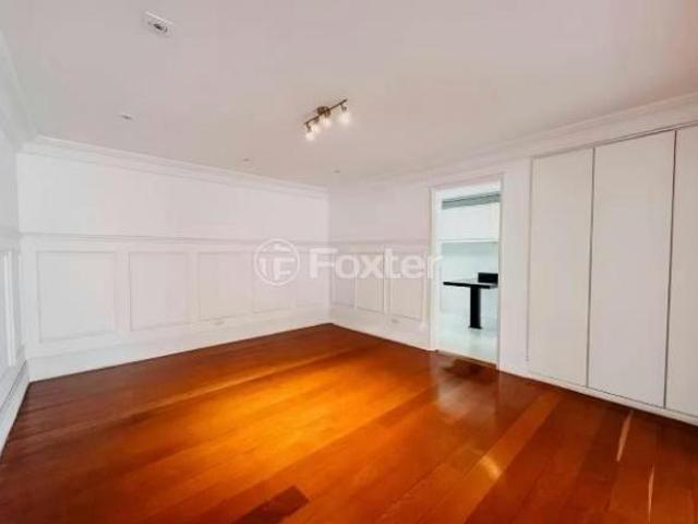 Apartamento, 4 dormitórios, 220 m², em Jardim Paulista