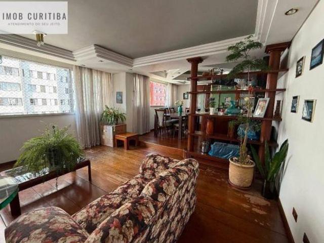 Apartamento 4 quartos 180 de área útil, andar alto Batel!Excelente para Retrofit!