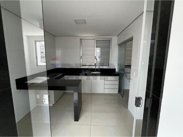 APARTAMENTO 4 QUARTOS | 2 SUÍTES | 4 VAGAS DE GARAGEM | LOCAÇÃO