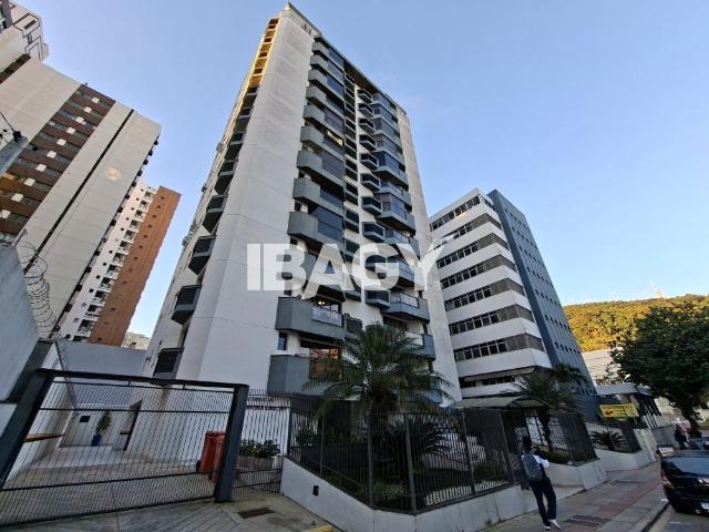 Apartamento 4 Quartos Centro 140m²