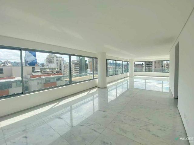 Apartamento 4 suítes Lourdes