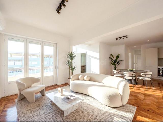 APARTAMENTO 5 ASSOALHADAS | VARANDA EM “L” PANORÂMICA | VISTA LISBOA E FOGOS DE ARTIFÍCIO