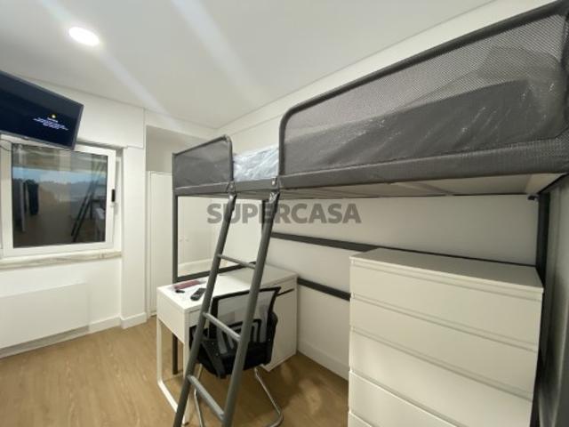 Apartamento 5 quartos, remodelado e mobilado, investimento estudantes ou trabalhadores, Carnaxide