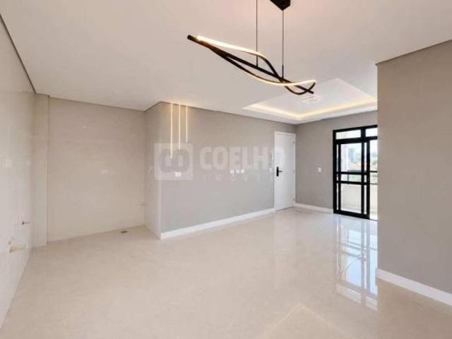 Apartamento 72,20m² 3 quartos com suíte Garden privativo 2 vagas Royal Village Residence Centro
