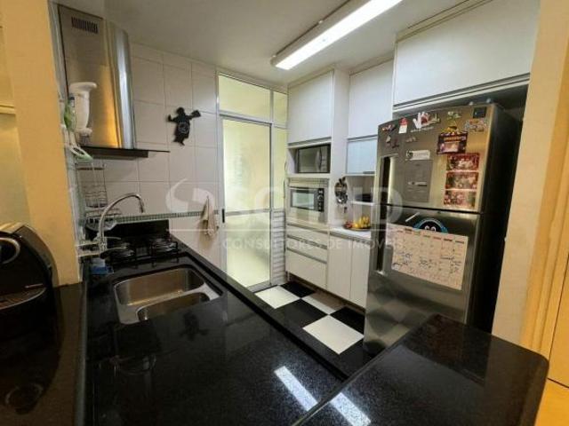 Apartamento 72m2, no Jardim Marajoara, 2 dormitórios com armários, sendo 1 suíte, 3 salas