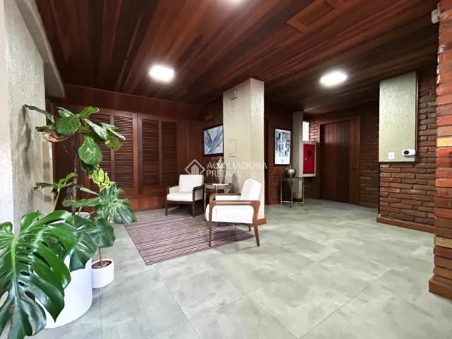 Apartamento 03 dormitórios 1 suíte dep. Empregada com banheiro, social, sacada e 2 vagas