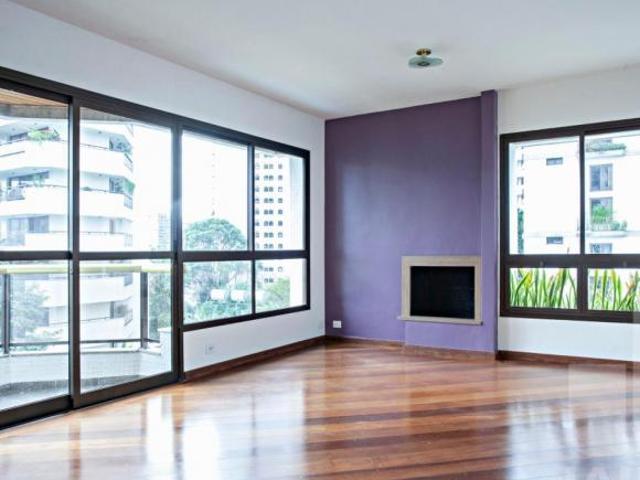 Apartamento, 03 dormitórios, e 03 vagas em Higienópolis Rua Particular!