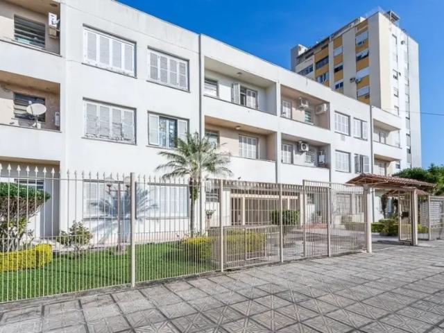 Apartamento 03 dormitórios no bairro Santa Maria Goreti