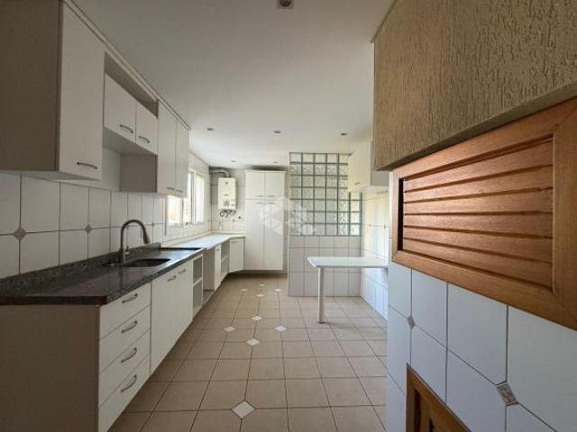 Apartamento 03 dormitórios no Centro, próximo ao supermercado Miller!