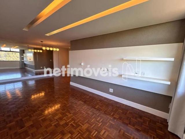 Apartamento 03 quartos | Andar alto | Vista livre | Reformado | SQS 109