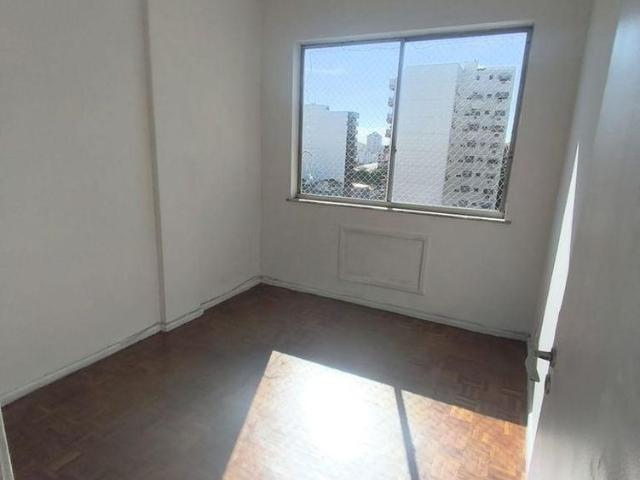 Apartamento 03 Quartos 01 Suíte, Dependência Completa E Vaga de Garagem