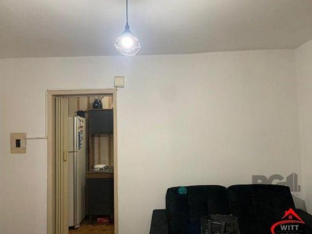Apartamento 01 dormitório, no bairro Jardim Leopoldina, em Porto Alegre, RS