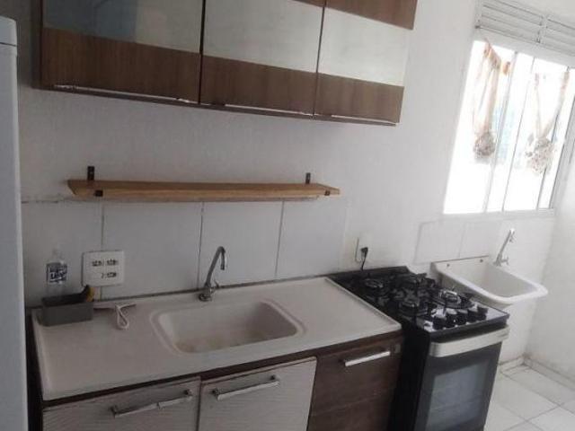 Apartamento 02 dormitórios, 01 vaga. Bairro rio branco